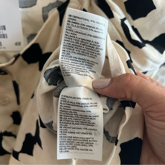 H&M Peplum Short-sleeved Blouse Size Large in Cream and Black Print NWT - Picture 8 of 10